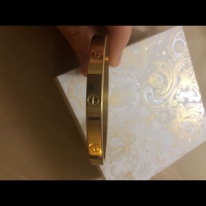 Iconic love bracelet